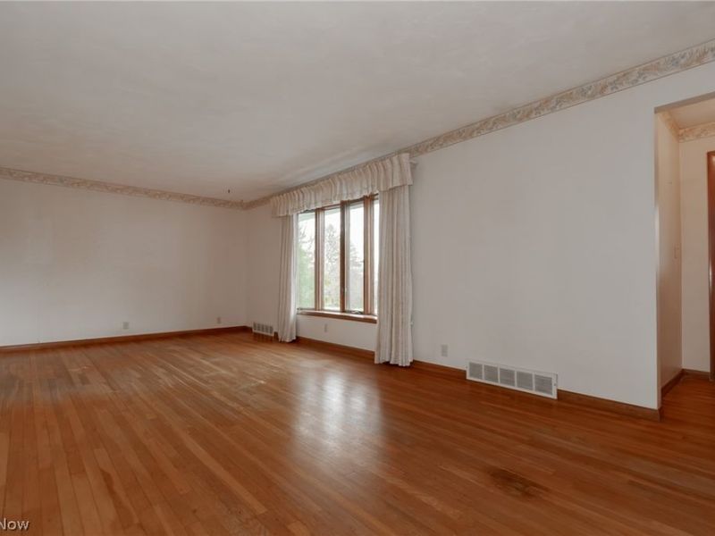 11570 Girdled Road, Concord Township, OH 44077 Photo 2