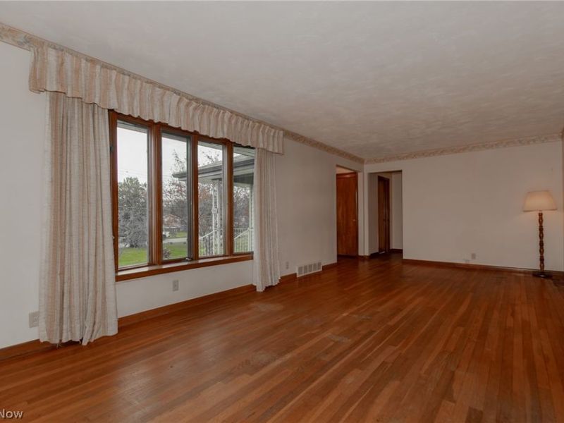 11570 Girdled Road, Concord Township, OH 44077 Photo 8