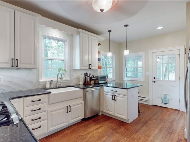 3317 E Monmouth Road, Cleveland Heights, OH 44118 Photo 10