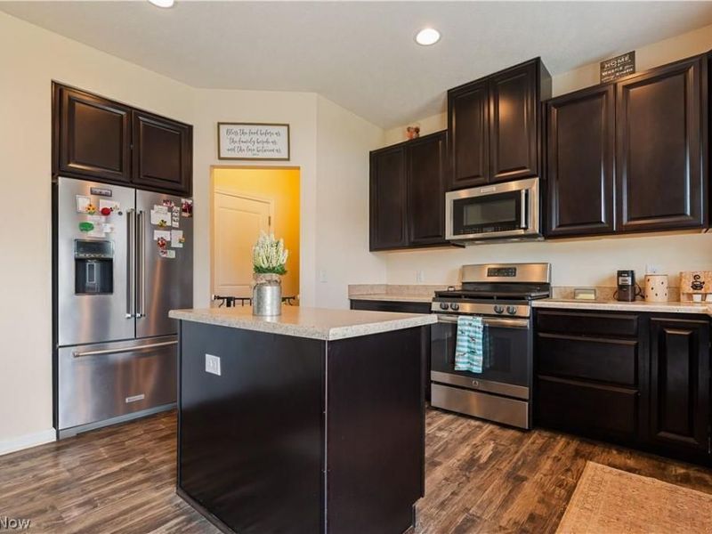 3627 Lake Center Street NW, Uniontown, OH 44685 Photo 7