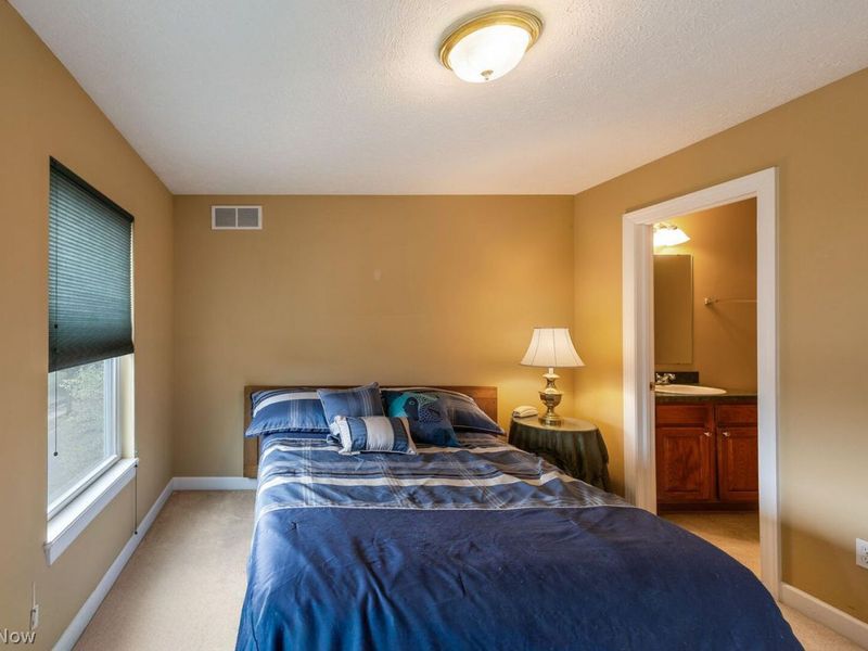 3686 E 65th Street, Cleveland, OH 44105 Photo 23