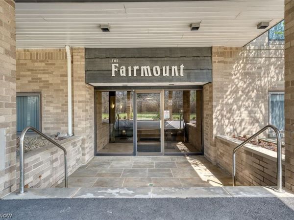 25805 Fairmount Boulevard , Unit 304, Beachwood, OH 44122