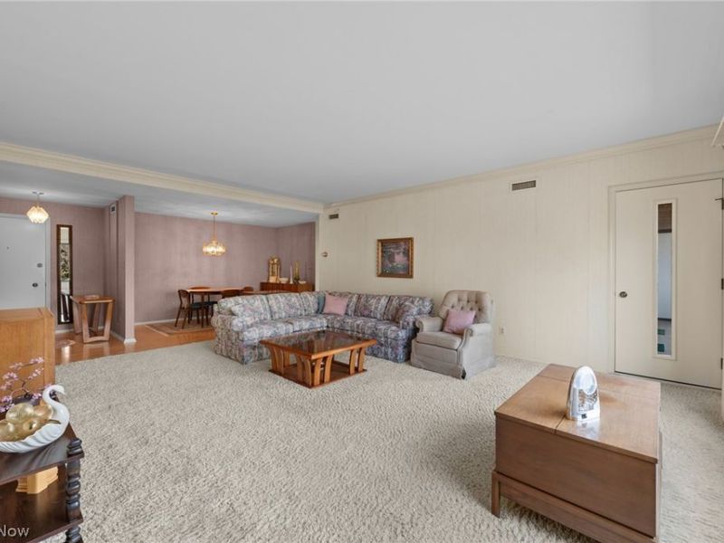 25805 Fairmount Boulevard, Unit 304, Beachwood, OH 44122 Photo 17