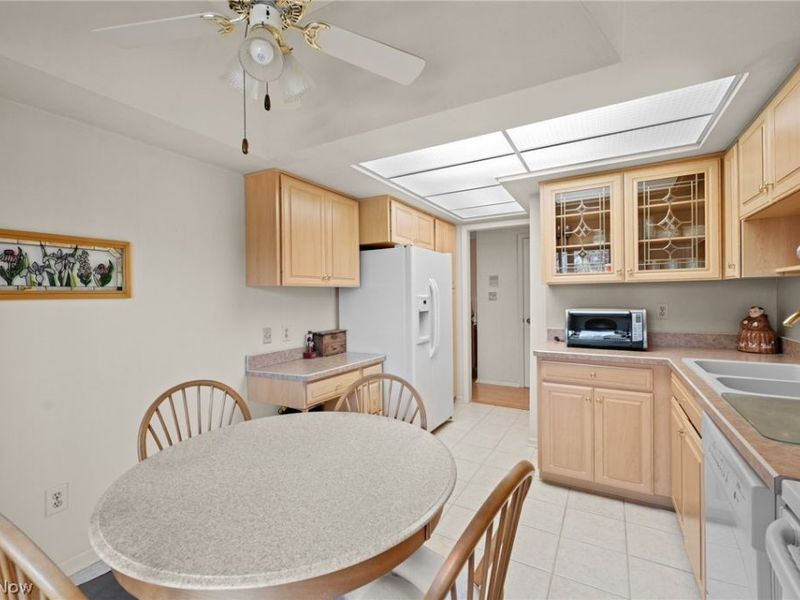 25805 Fairmount Boulevard, Unit 304, Beachwood, OH 44122 Photo 22