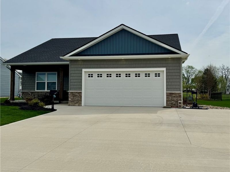 658 Apple Ridge Drive, Elyria, OH 44035 Photo 1