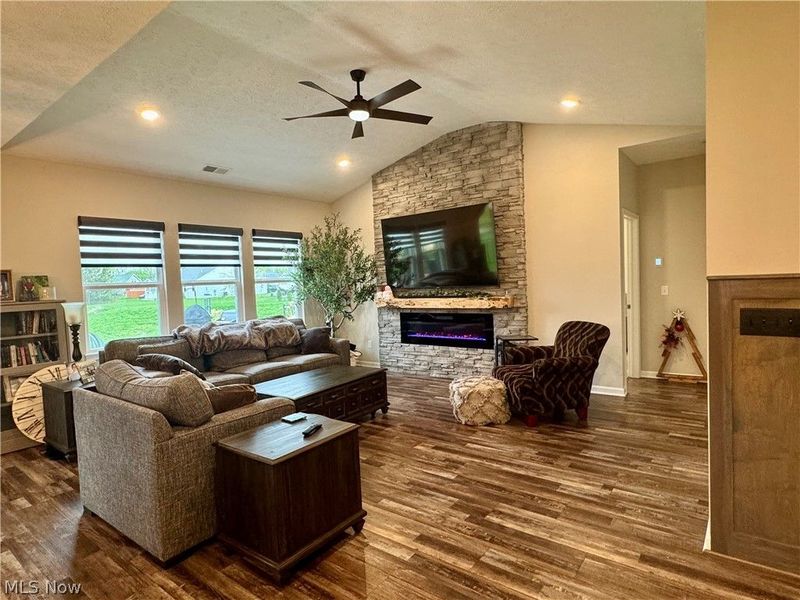 658 Apple Ridge Drive, Elyria, OH 44035 Photo 18