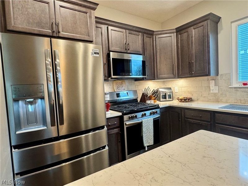 658 Apple Ridge Drive, Elyria, OH 44035 Photo 26