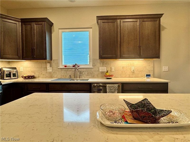 658 Apple Ridge Drive, Elyria, OH 44035 Photo 27