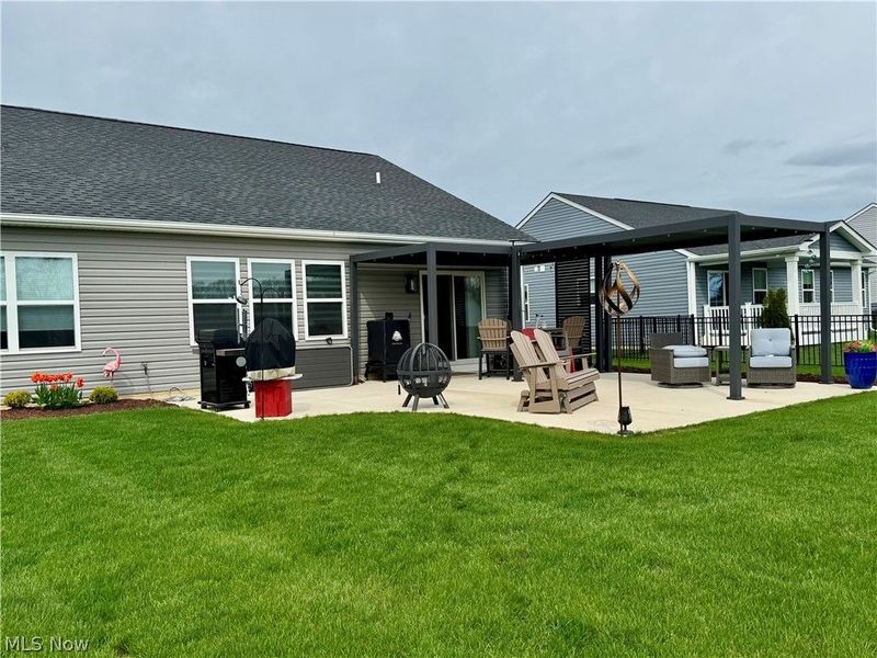 658 Apple Ridge Drive, Elyria, OH 44035 Photo 3