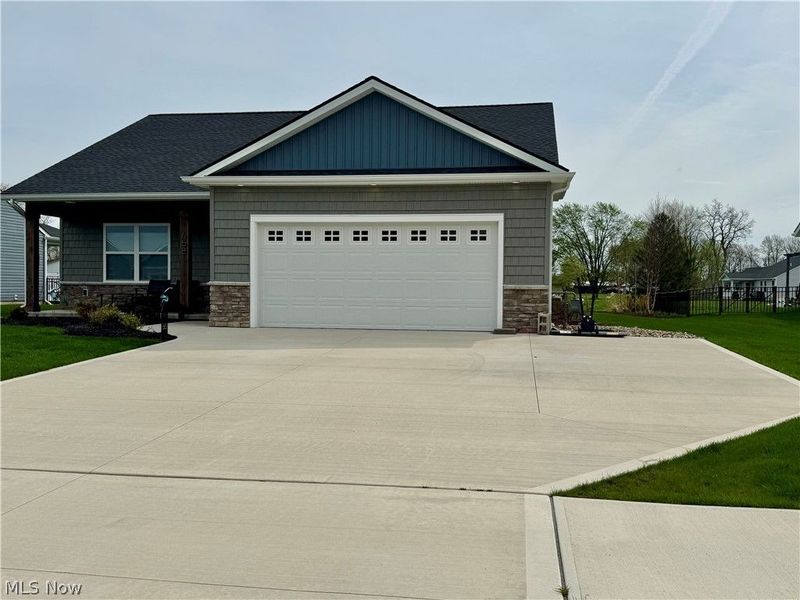 658 Apple Ridge Drive, Elyria, OH 44035 Photo 8