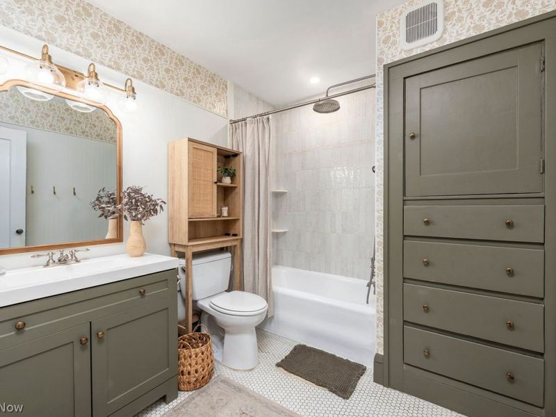 4291 W 196th Street, Fairview Park, OH 44126 Photo 12