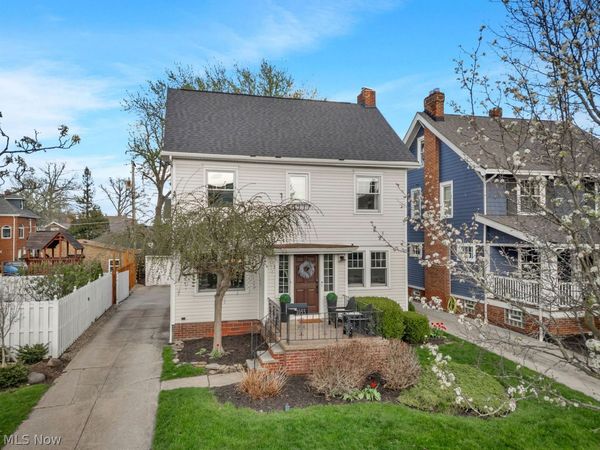 1055 Cliffdale Avenue , Lakewood, OH 44107