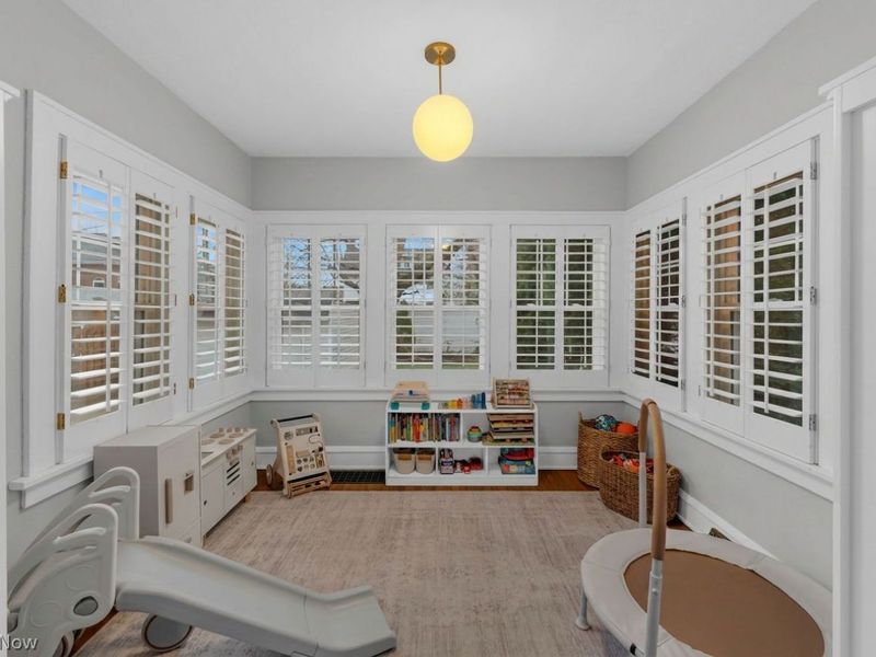 1055 Cliffdale Avenue, Lakewood, OH 44107 Photo 10