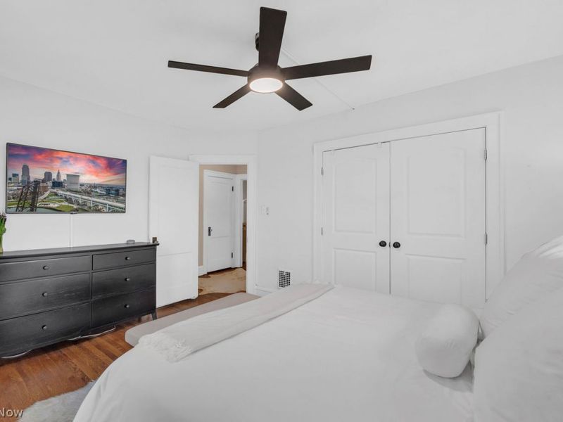 1055 Cliffdale Avenue, Lakewood, OH 44107 Photo 19