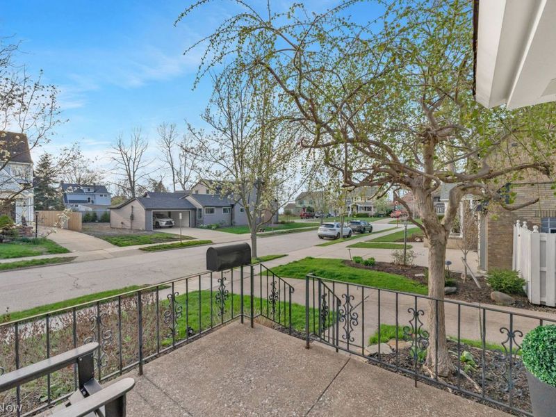 1055 Cliffdale Avenue, Lakewood, OH 44107 Photo 3