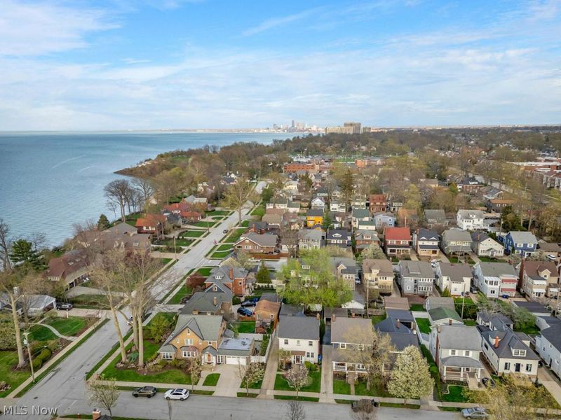 1055 Cliffdale Avenue, Lakewood, OH 44107 Photo 5