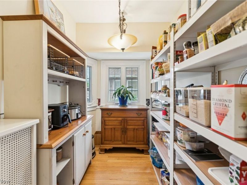 2925 E Overlook Road, Cleveland Heights, OH 44118 Photo 13