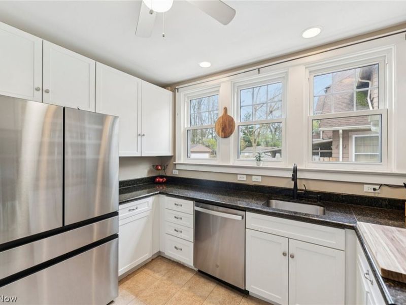 2925 E Overlook Road, Cleveland Heights, OH 44118 Photo 14