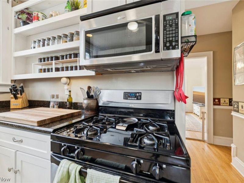 2925 E Overlook Road, Cleveland Heights, OH 44118 Photo 16