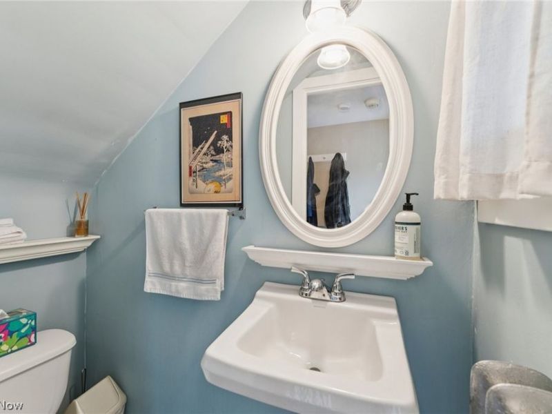 2925 E Overlook Road, Cleveland Heights, OH 44118 Photo 18