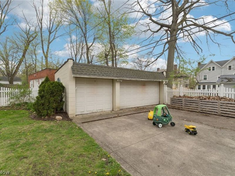 2925 E Overlook Road, Cleveland Heights, OH 44118 Photo 42