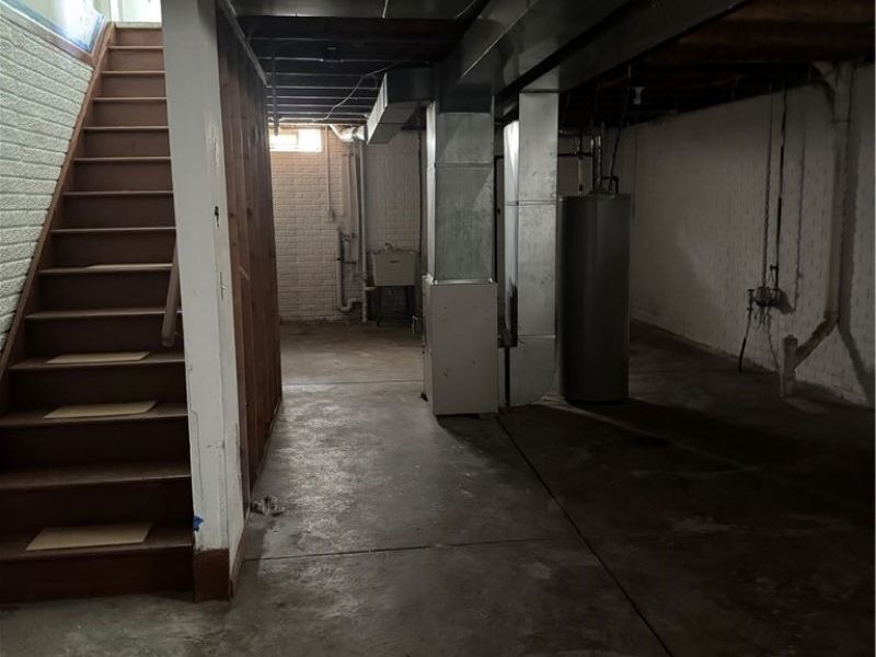 359 W Chalmers Avenue, Youngstown, OH 44511 Photo 12