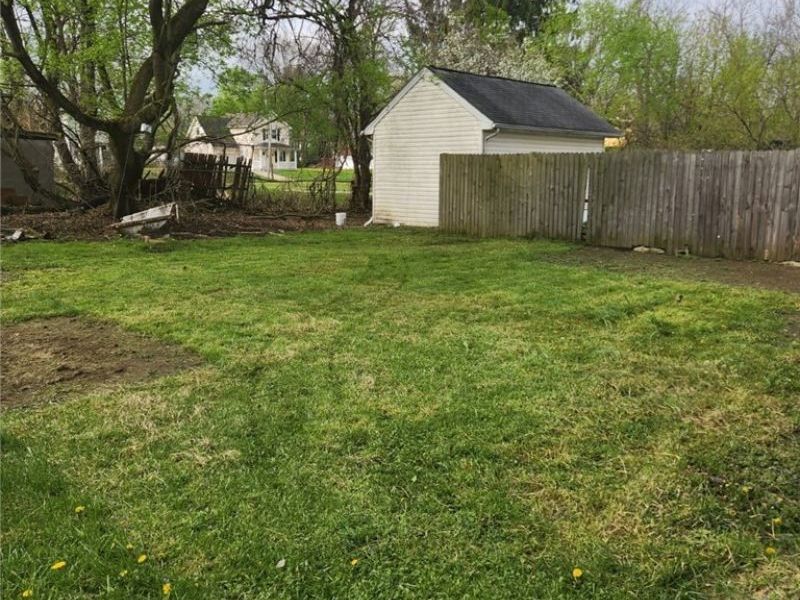 359 W Chalmers Avenue, Youngstown, OH 44511 Photo 2