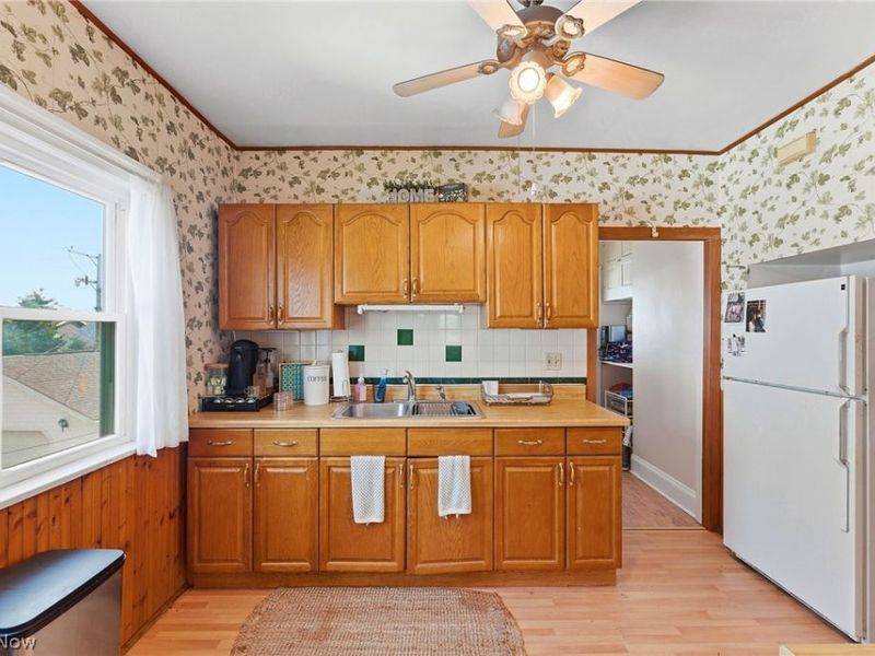 2087 Chesterland Avenue, Lakewood, OH 44107 Photo 28