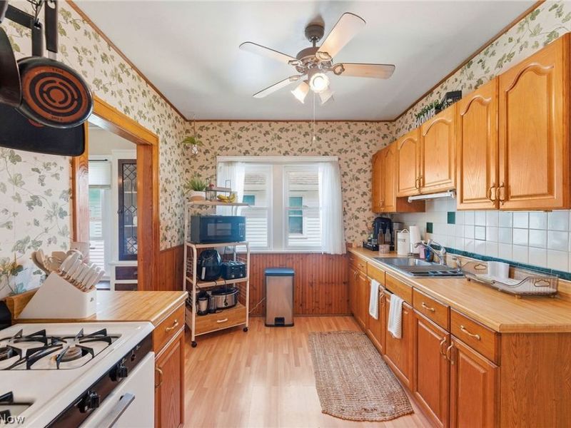 2087 Chesterland Avenue, Lakewood, OH 44107 Photo 29