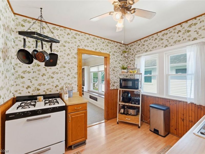 2087 Chesterland Avenue, Lakewood, OH 44107 Photo 30