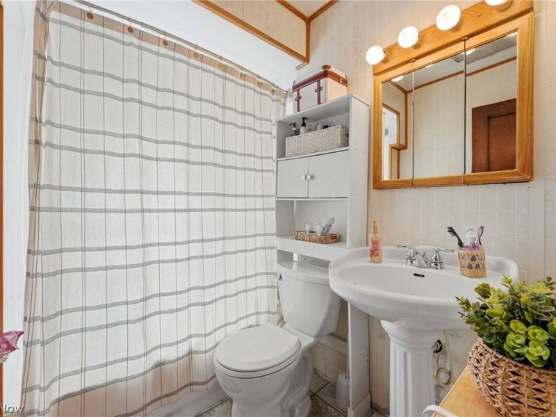 2087 Chesterland Avenue, Lakewood, OH 44107 Photo 31