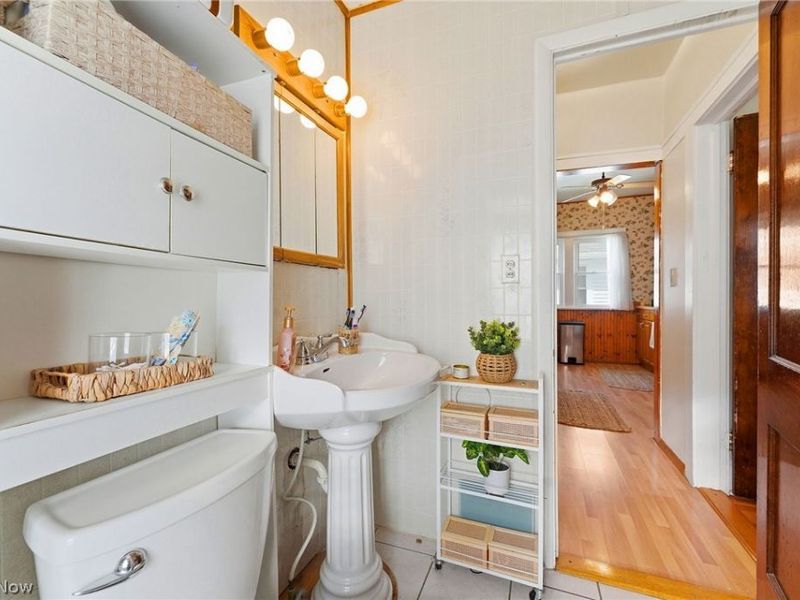 2087 Chesterland Avenue, Lakewood, OH 44107 Photo 32