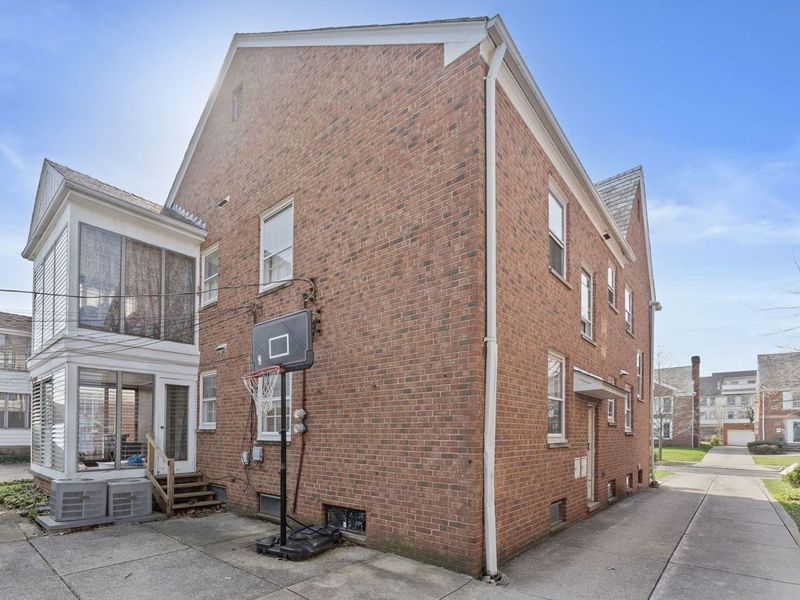 19829 Winslow Road, Shaker Heights, OH 44122 Photo 3