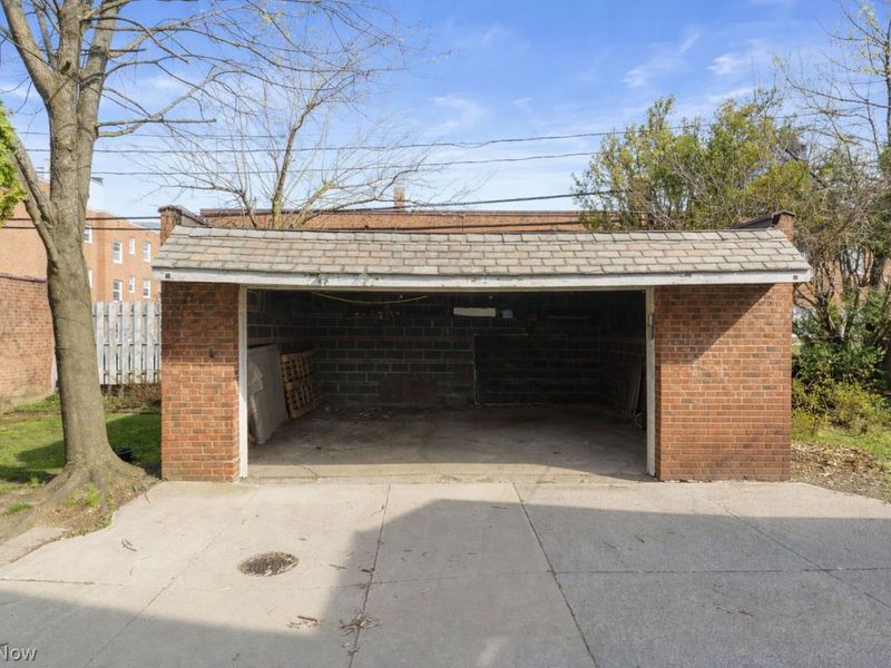 19829 Winslow Road, Shaker Heights, OH 44122 Photo 4