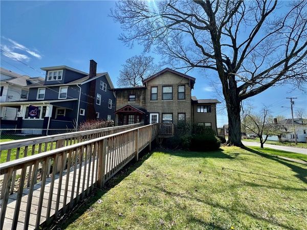 2 E Moody Ave, New Castle, PA 16101