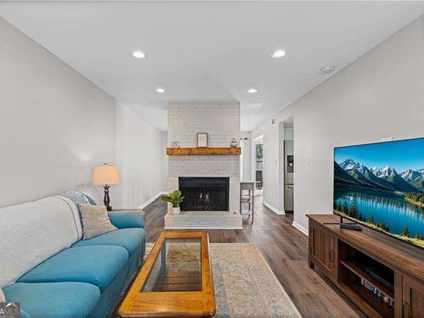 7750 Roswell Road, Unit 9E, Atlanta, GA 30350