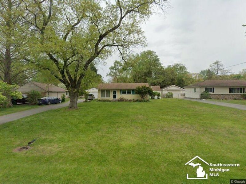 8898 Woodside Drive, Temperance, MI 48182 Main Photo