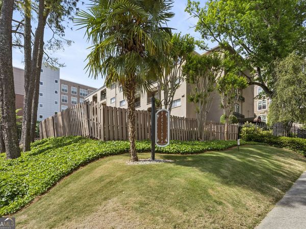 395 Pharr Road NE, Unit #302, Atlanta, GA 30305