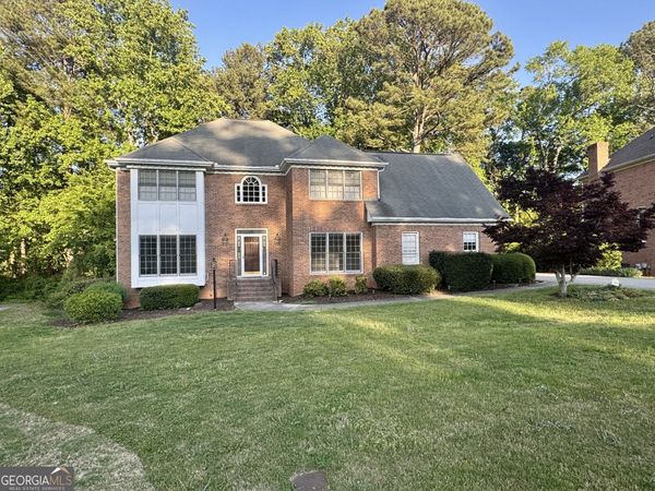 1664 Holly Lake Circle, Snellville, GA 30078