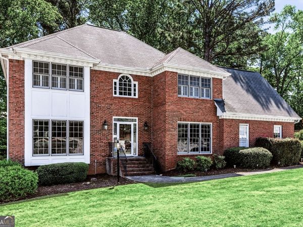 1664 Holly Lake Circle, Snellville, GA 30078