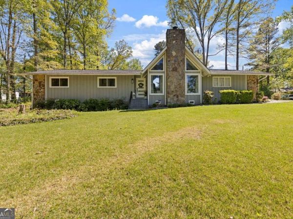 5097 Rock Glen Drive, Stone Mountain, GA 30088