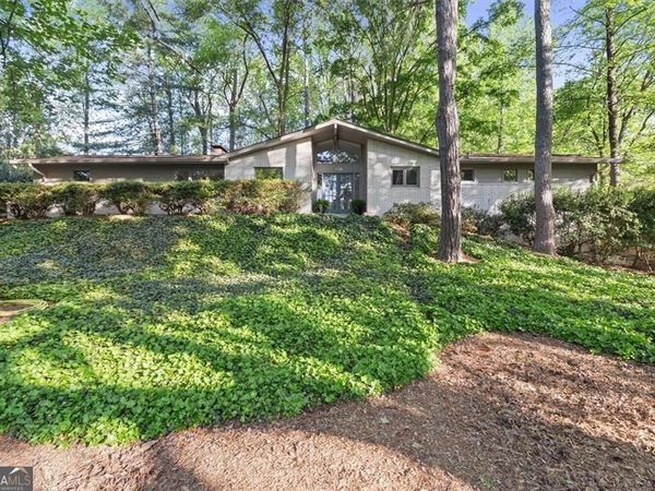 1096 Oxford Crescent NE, Atlanta, GA 30319