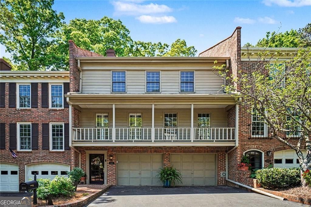 318 NE The Chace Ne, Atlanta, GA 30328 Main Photo