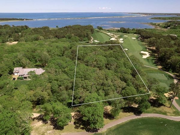 7 Overview Lane, Oak Bluffs, MA 02557