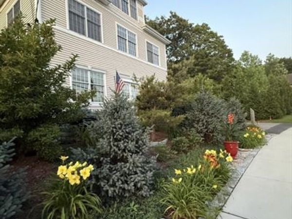 297 Providence Rd, Grafton, MA 01560