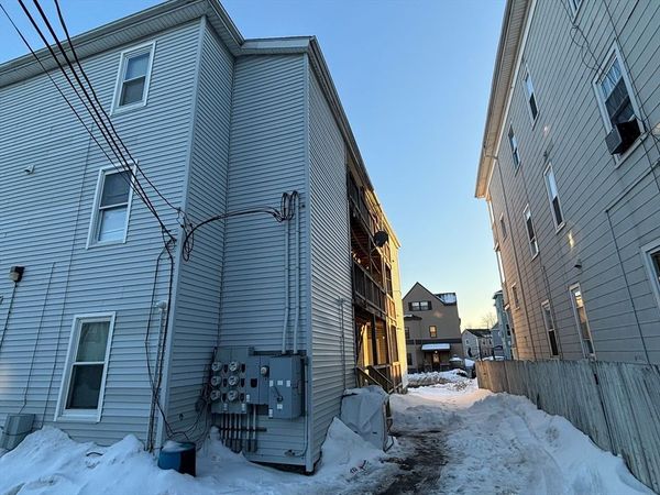 31 S Stowell St, Unit 1R, Worcester, MA 01604