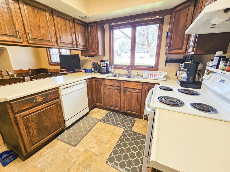 1440 W Cole Road, Fremont, OH 43420 Photo 9