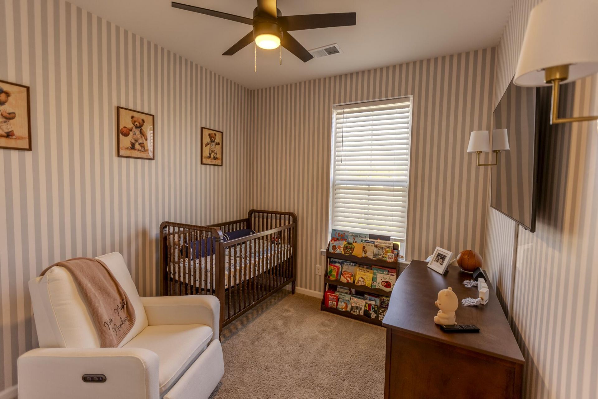 170 Yorkshire Drive Photo 15