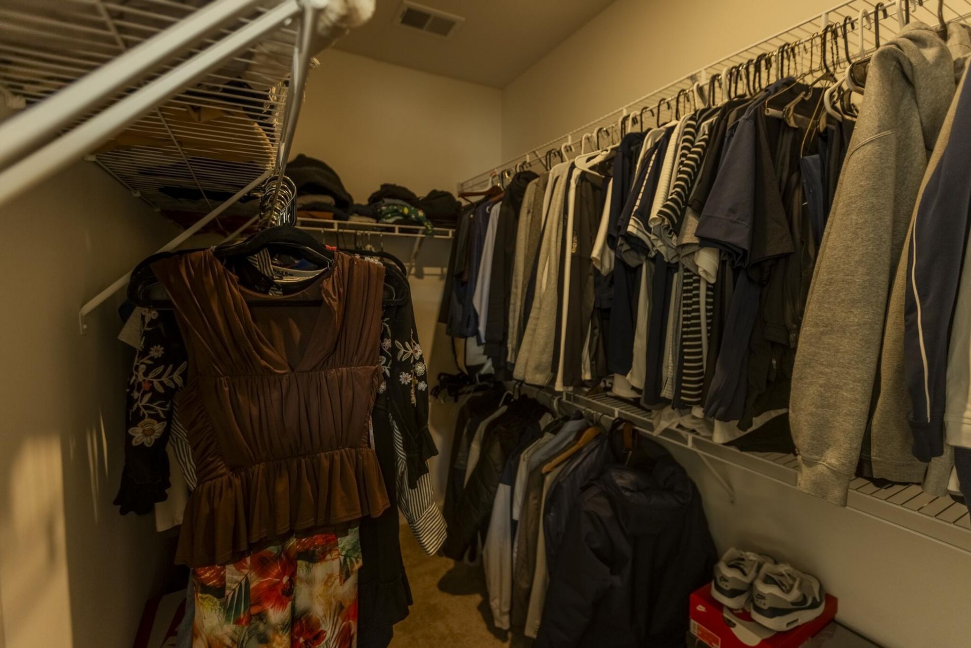 170 Yorkshire Drive Photo 18