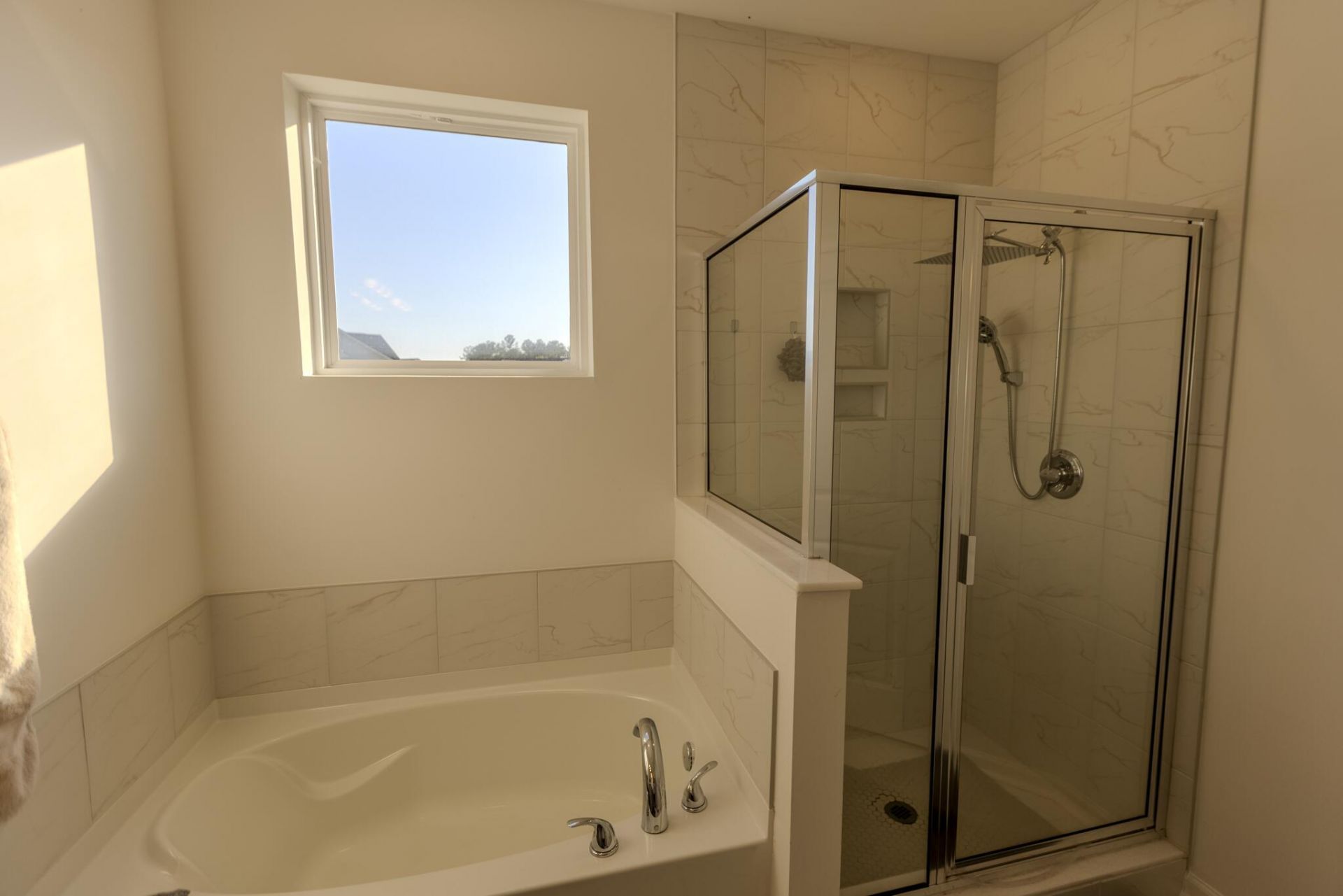 170 Yorkshire Drive Photo 19